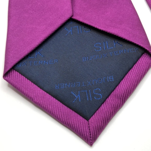 Bijoux Terner Purple Silk Tie. Purple is powerful, especially in men’s attire. - Picture 4 of 9